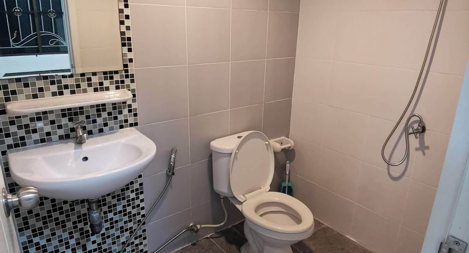 Продажа 3 спальни таунхаус в Sam Phran, Накхонпатхом
