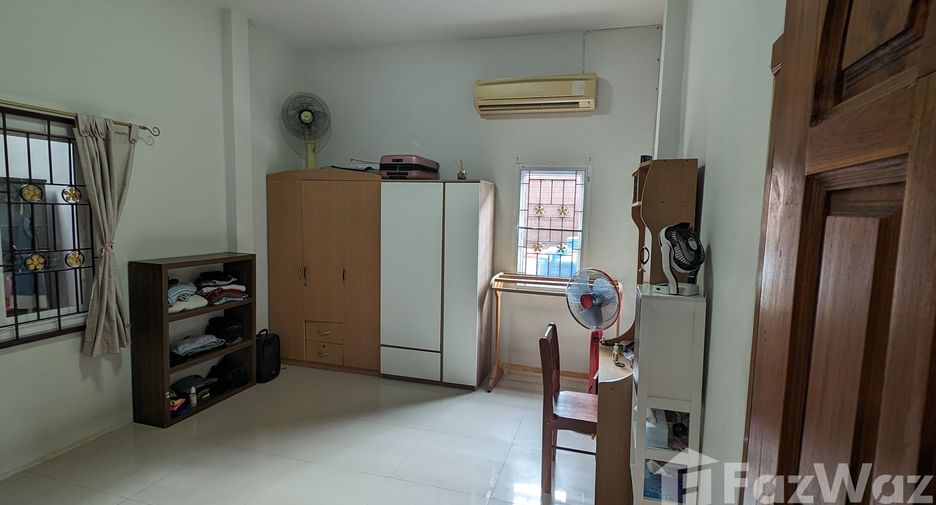 For sale 3 bedrooms house in Mueang Surat Thani, Surat Thani