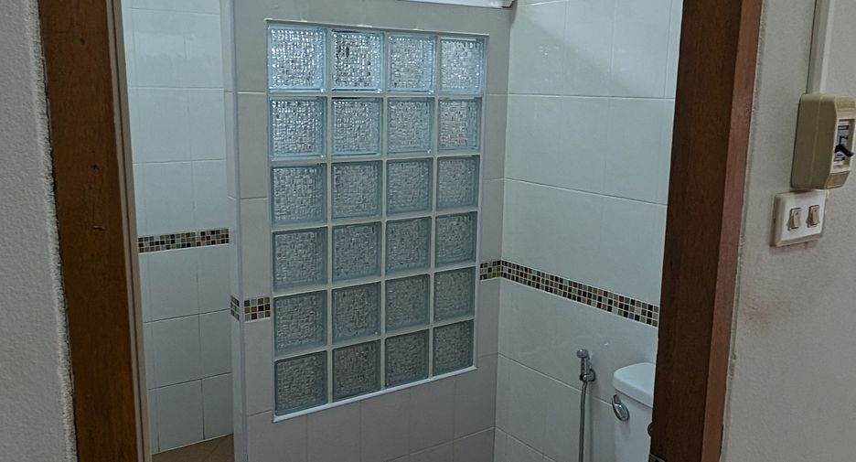 For sale 3 bedrooms house in Mueang Surat Thani, Surat Thani