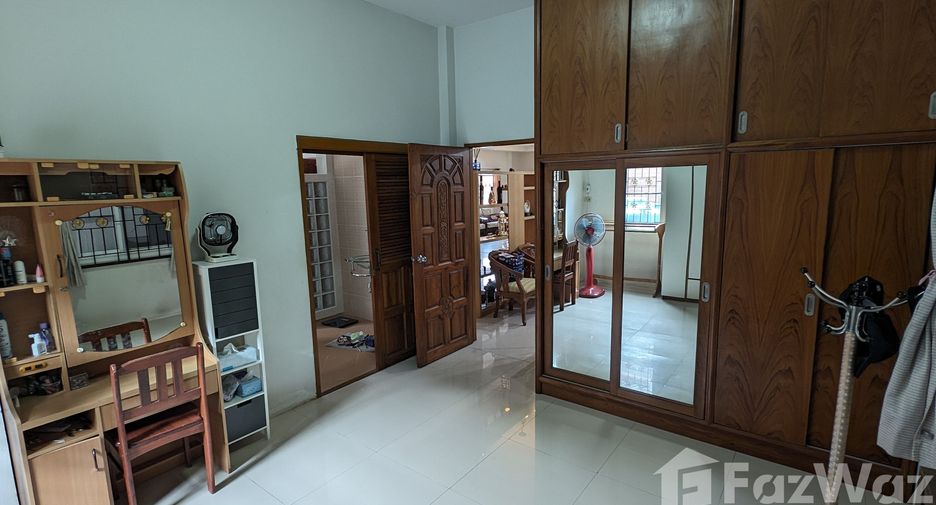 For sale 3 bedrooms house in Mueang Surat Thani, Surat Thani