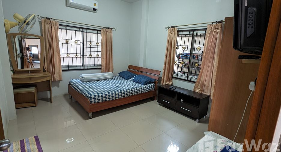 For sale 3 bedrooms house in Mueang Surat Thani, Surat Thani