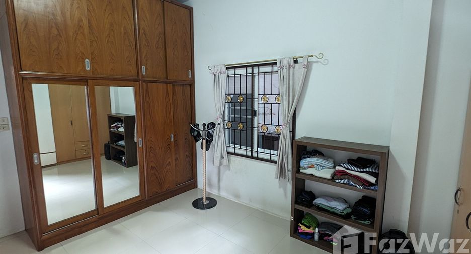 For sale 3 bedrooms house in Mueang Surat Thani, Surat Thani