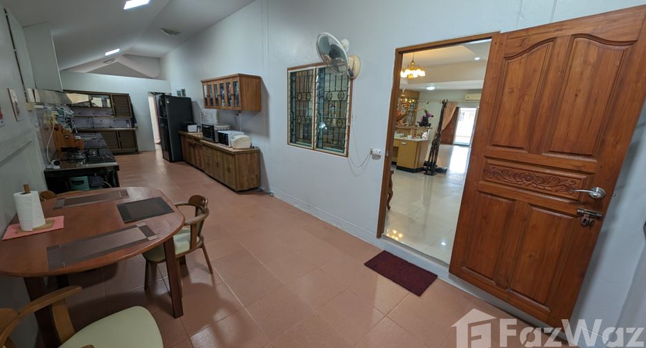 For sale 3 bedrooms house in Mueang Surat Thani, Surat Thani