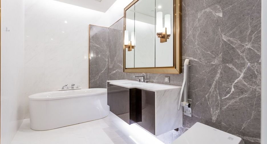 For sale 1 bed condo in Pathum Wan, Bangkok