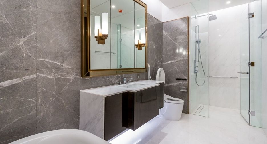 For sale 1 bed condo in Pathum Wan, Bangkok