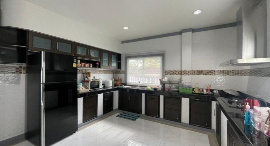 Casa en venta de 5 habitaciones en Lat Krabang, Bangkok