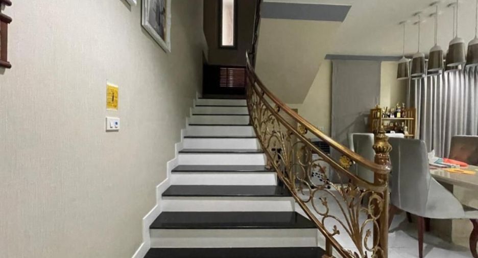 Casa en venta de 5 habitaciones en Lat Krabang, Bangkok