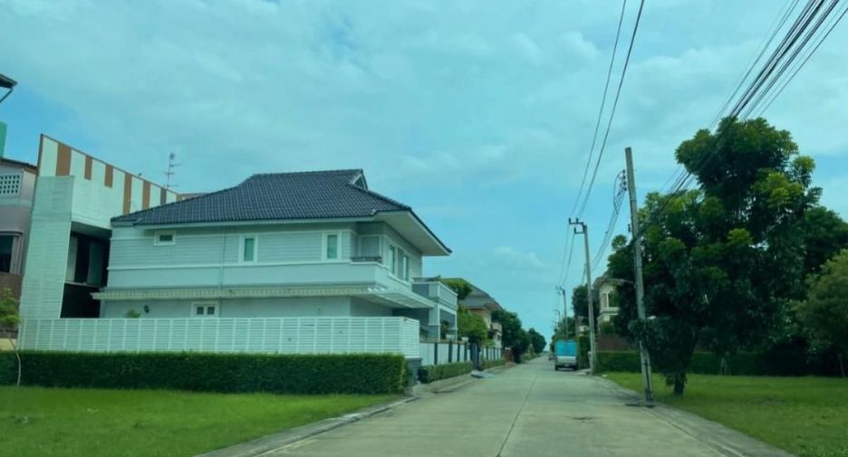 Casa en venta de 5 habitaciones en Lat Krabang, Bangkok