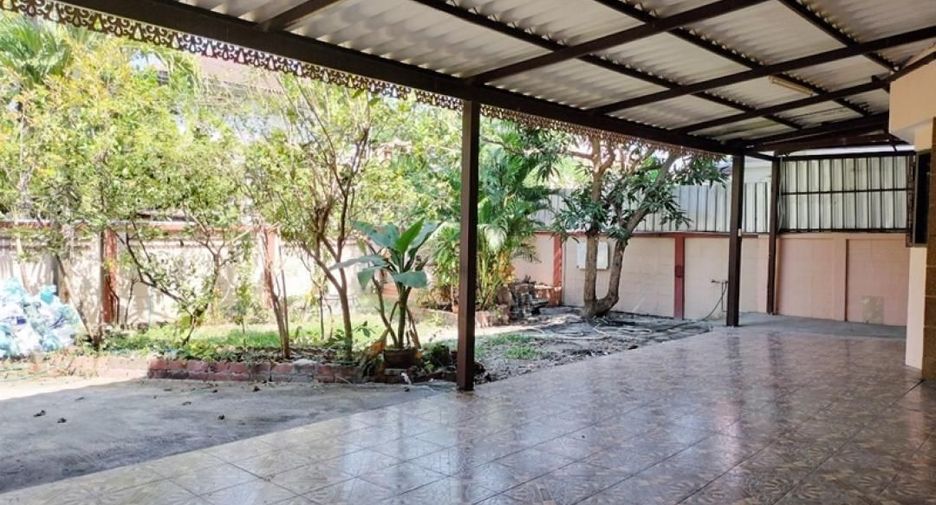 For sale 6 bedrooms house in Lat Krabang, Bangkok