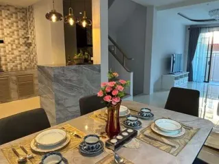 For rent 3 bedrooms townhouse in Mueang Phuket, Phuket