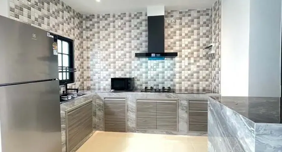For rent 3 bedrooms townhouse in Mueang Phuket, Phuket