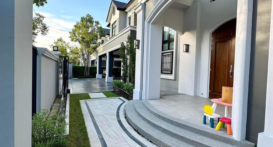 For sale 4 bedrooms house in Thawi Watthana, Bangkok