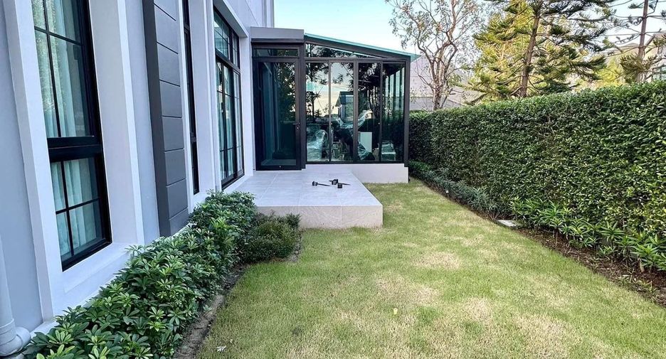 For sale 4 bedrooms house in Thawi Watthana, Bangkok