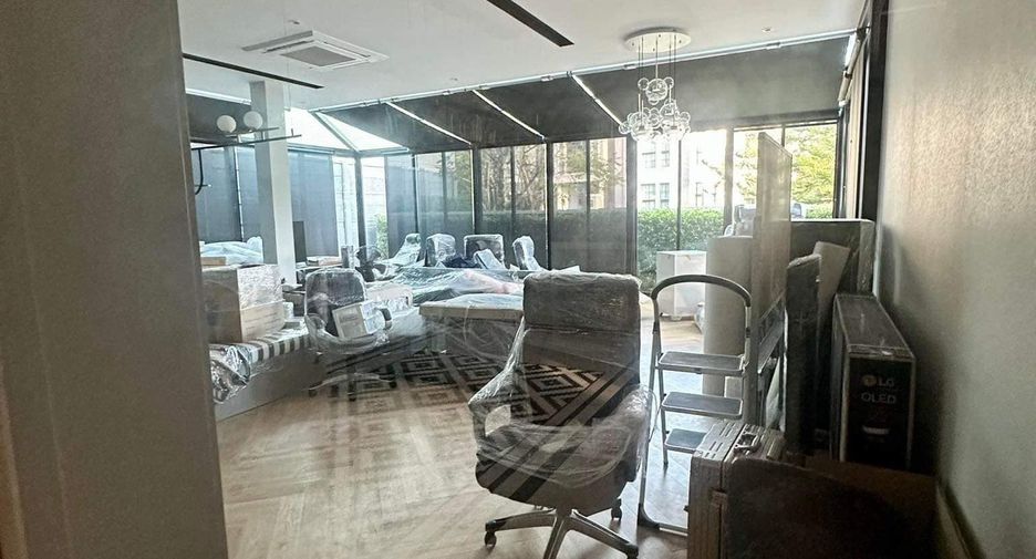 For sale 4 bedrooms house in Thawi Watthana, Bangkok
