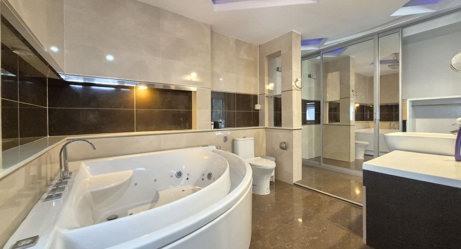 Haus zur Miete mit 6 Zimmer in Bang Lamung, Chonburi