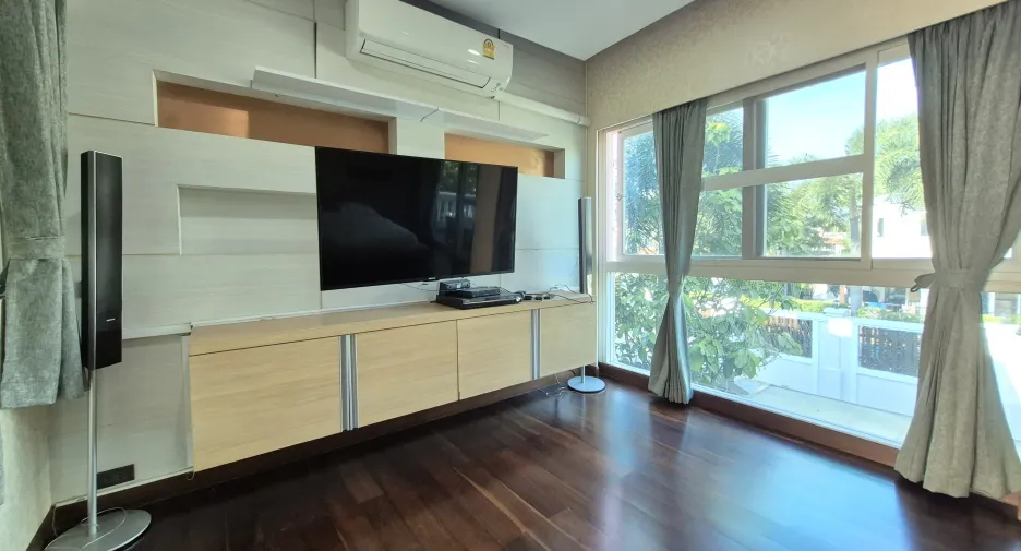 For rent 6 ベッドルーム house in Bang Lamung, Chonburi