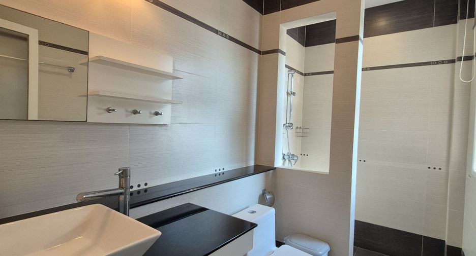 For rent 6 ベッドルーム house in Bang Lamung, Chonburi