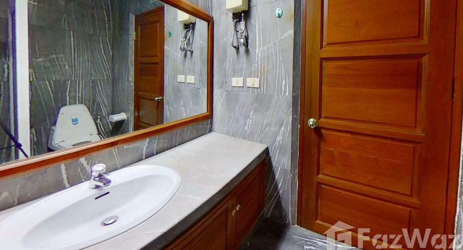 For sale and for rent 3 bedrooms condo in Khlong Toei, Bangkok
