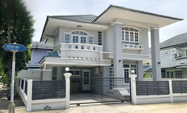 Casa en alquiler de 3 habitaciones en Mueang Nonthaburi, Nonthaburi