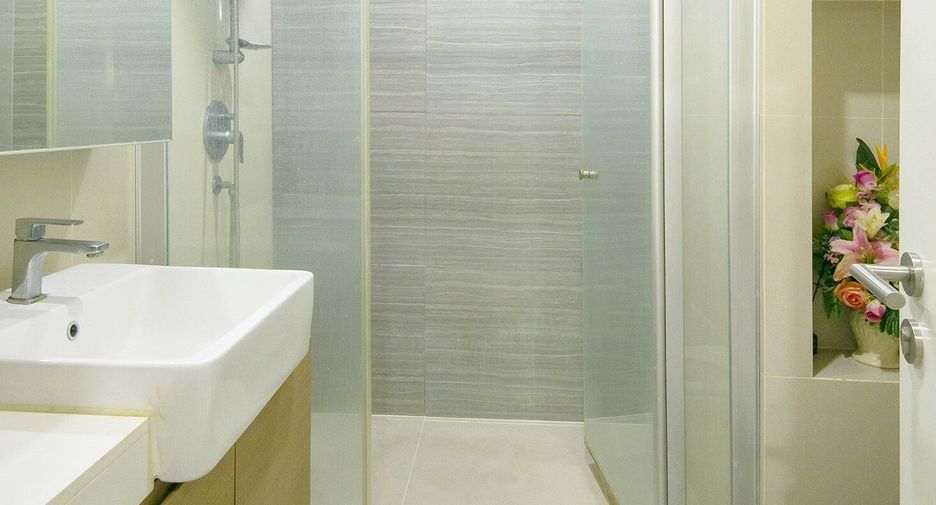For sale そして for rent 2 ベッドルーム condo in Si Racha, Chonburi