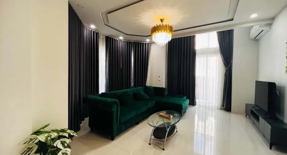 À vendre et à louer 4 chambres maison à Mueang Phuket, Phuket