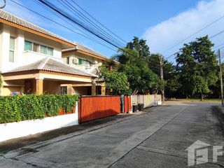 For sale 3 bedrooms house in Ban Pho, Chachoengsao