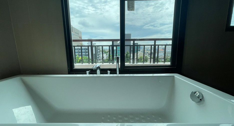 For rent 2 bedrooms condo in Bang Lamung, Chonburi