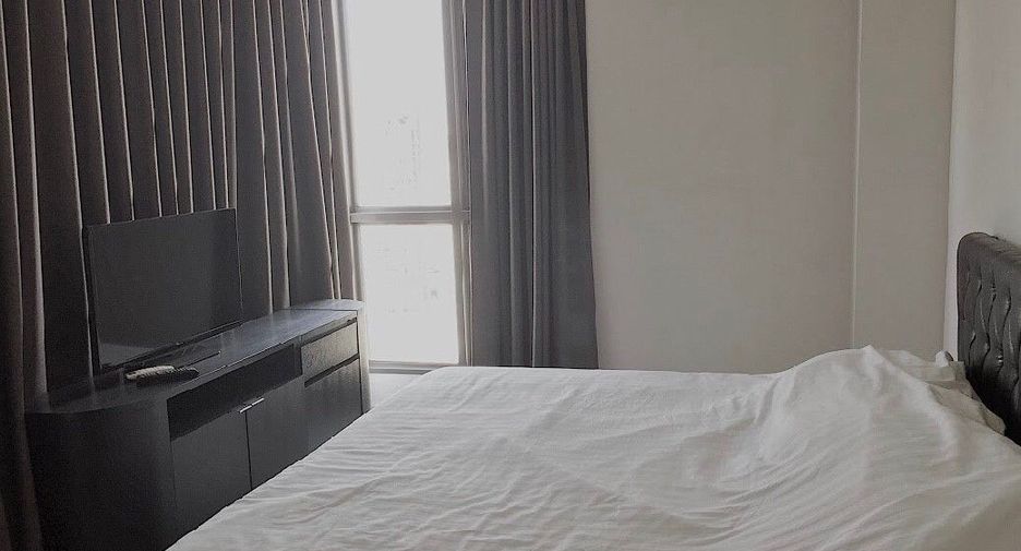 For sale 2 bedrooms condo in Khlong Toei, Bangkok