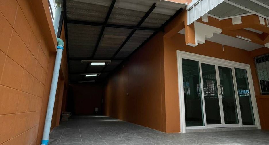 For sale 2 bedrooms townhouse in Nong Khaem, Bangkok