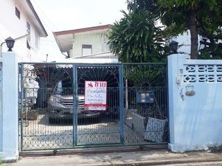 Casa en venta de 3 habitaciones en Phra Samut Chedi, Samut Prakan