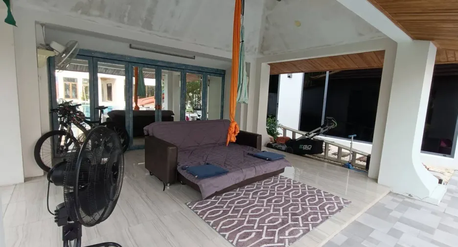 Villa zum Kauf und zur Miete mit 8 Zimmer in Bang Lamung, Chonburi