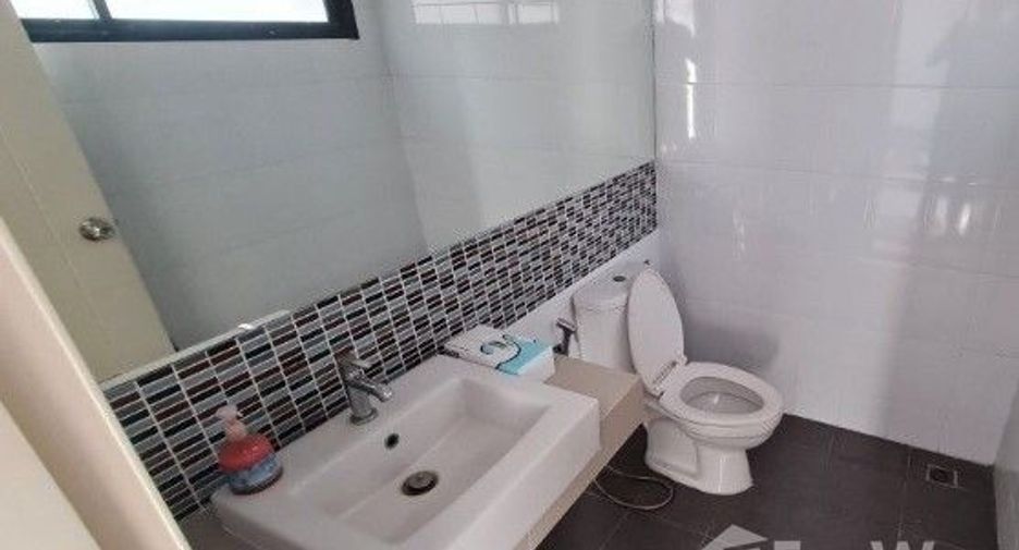For rent and for sale 5 bedrooms townhouse in Pak Kret, Nonthaburi