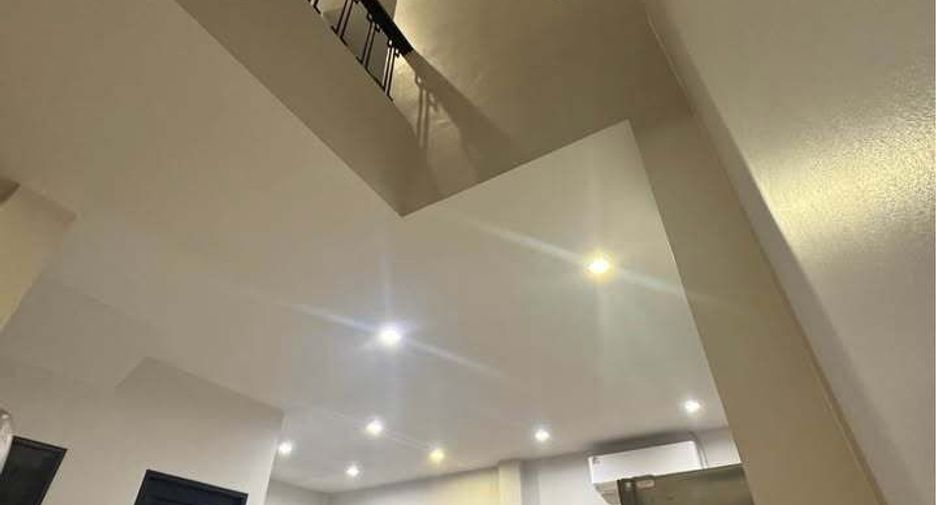 For rent 3 bedrooms townhouse in Mueang Phuket, Phuket