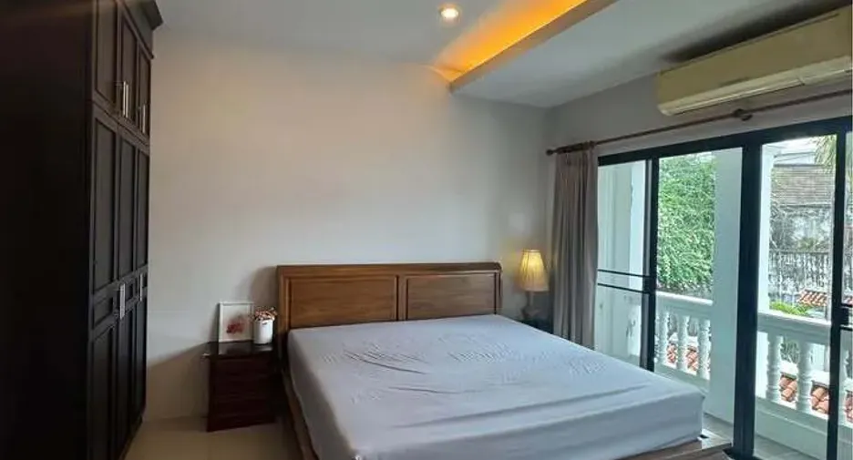 For rent 3 bedrooms townhouse in Mueang Phuket, Phuket