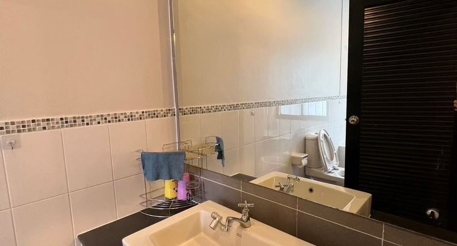 For rent 3 bedrooms townhouse in Mueang Phuket, Phuket