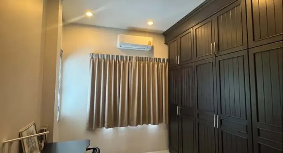 For rent 3 bedrooms townhouse in Mueang Phuket, Phuket