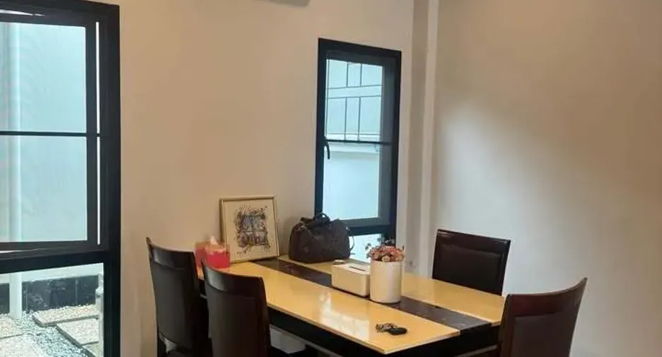 For rent 3 bedrooms townhouse in Mueang Phuket, Phuket