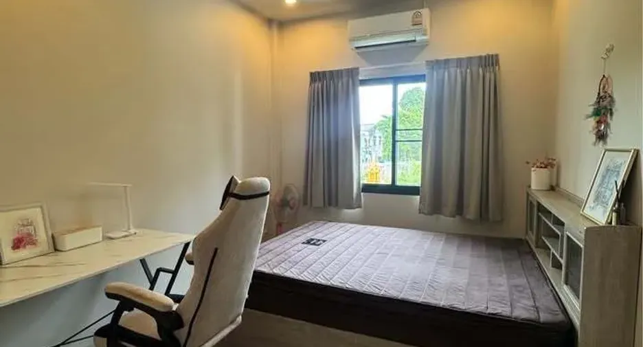 For rent 3 bedrooms townhouse in Mueang Phuket, Phuket