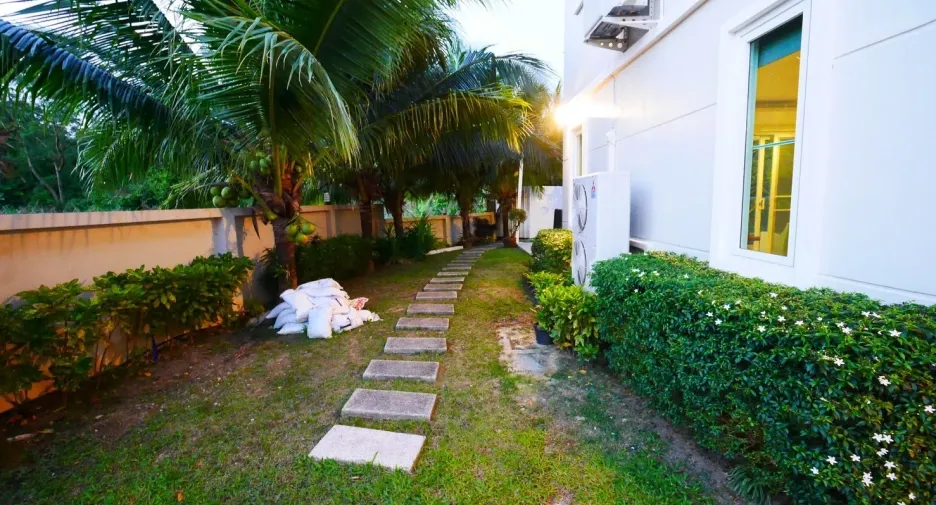 For rent 3 ベッドルーム villa in Mueang Phuket, Phuket