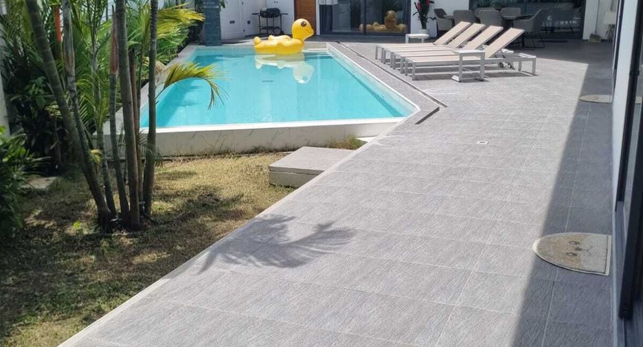 For rent 4 bedrooms villa in Mueang Phuket, Phuket