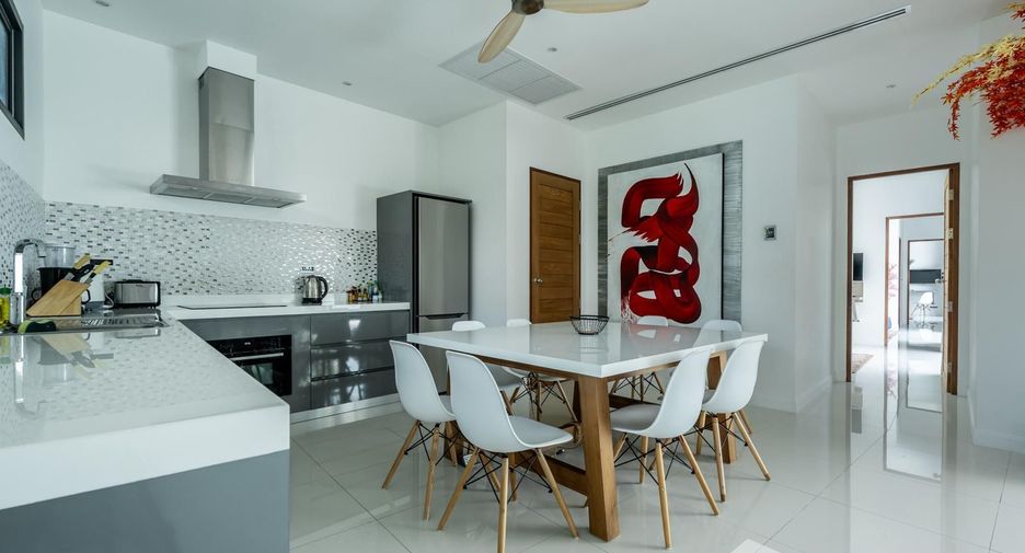 For rent 4 bedrooms villa in Mueang Phuket, Phuket