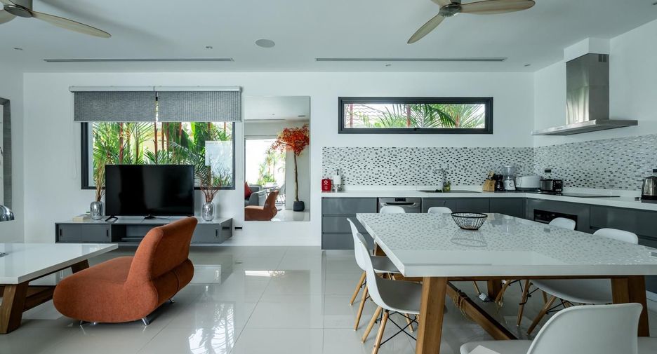 For rent 4 bedrooms villa in Mueang Phuket, Phuket