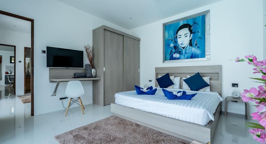 For rent 4 bedrooms villa in Mueang Phuket, Phuket