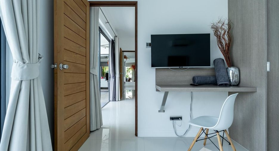 For rent 4 bedrooms villa in Mueang Phuket, Phuket