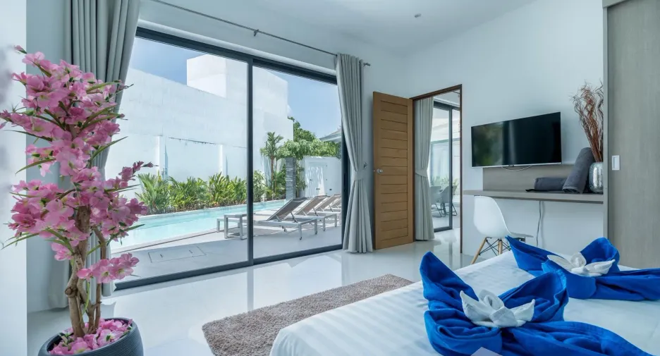For rent 4 bedrooms villa in Mueang Phuket, Phuket