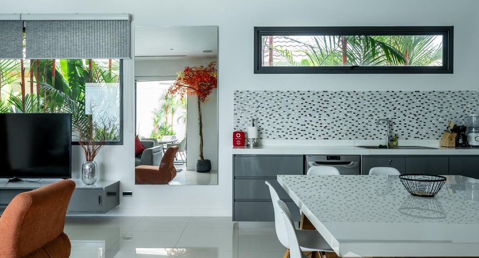 For rent 4 bedrooms villa in Mueang Phuket, Phuket