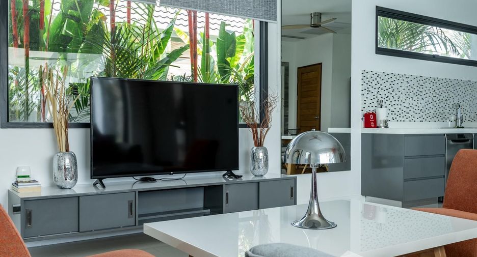 For rent 4 bedrooms villa in Mueang Phuket, Phuket