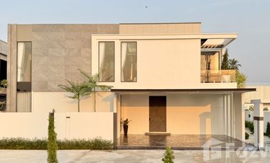 For sale 5 bedrooms villa in Bang Lamung, Chonburi