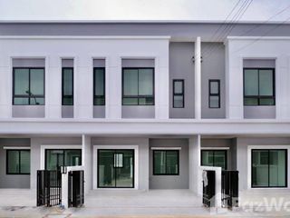 Casa adosada en venta de 3 habitaciones en Bang Bo, Samut Prakan