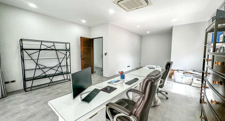 Büro zum Kauf mit 3 Zimmer in Thalang, Phuket